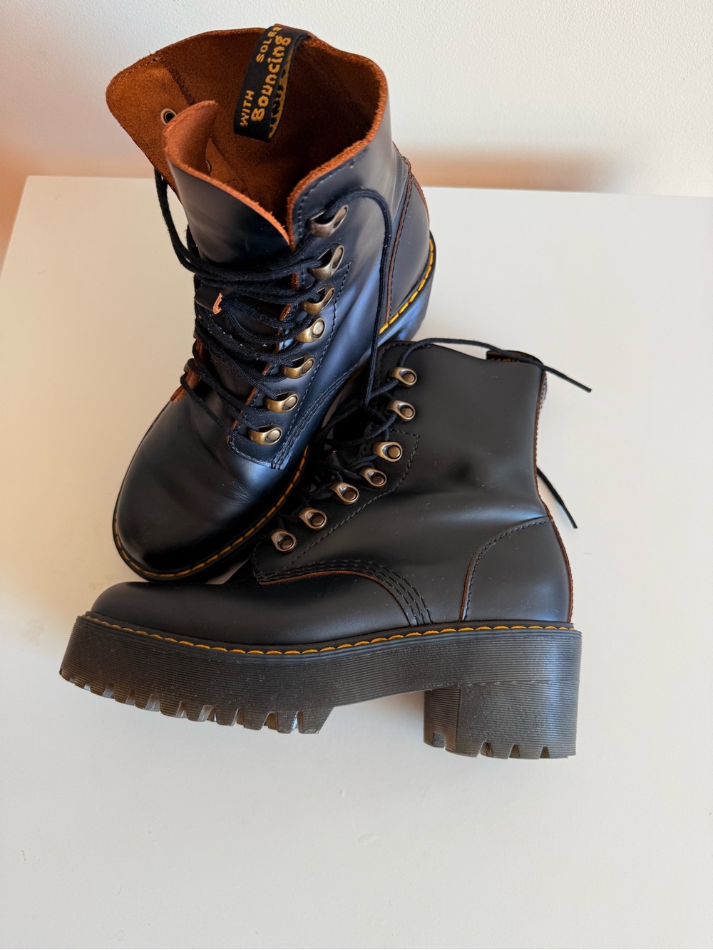 Dr. Martens Black Size 7 Lace-Up Platform Ankle Boots - Picture 3 of 6